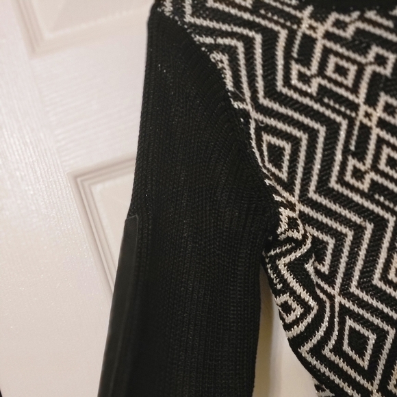 PARKER Women's Black Geometric Pattern Long Sleeve Knitted Sweater Size XSmall - Picture 4 of 15